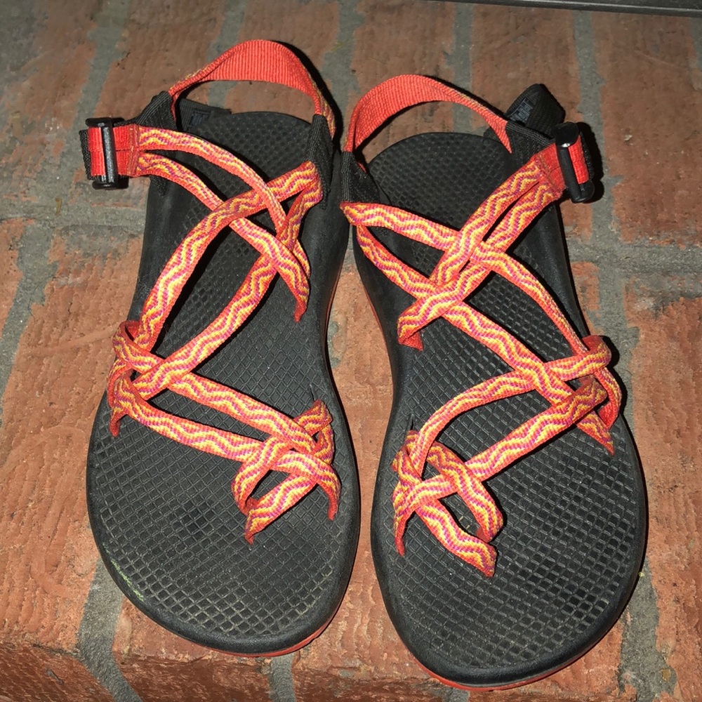 Women chacos.